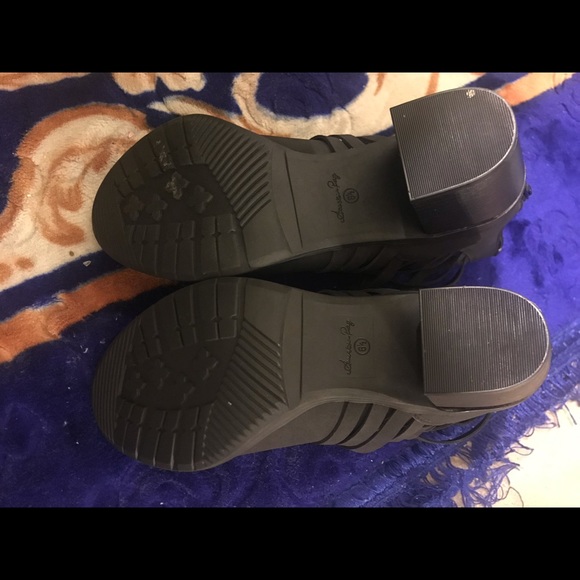 American Rag - Picture 5 of 7